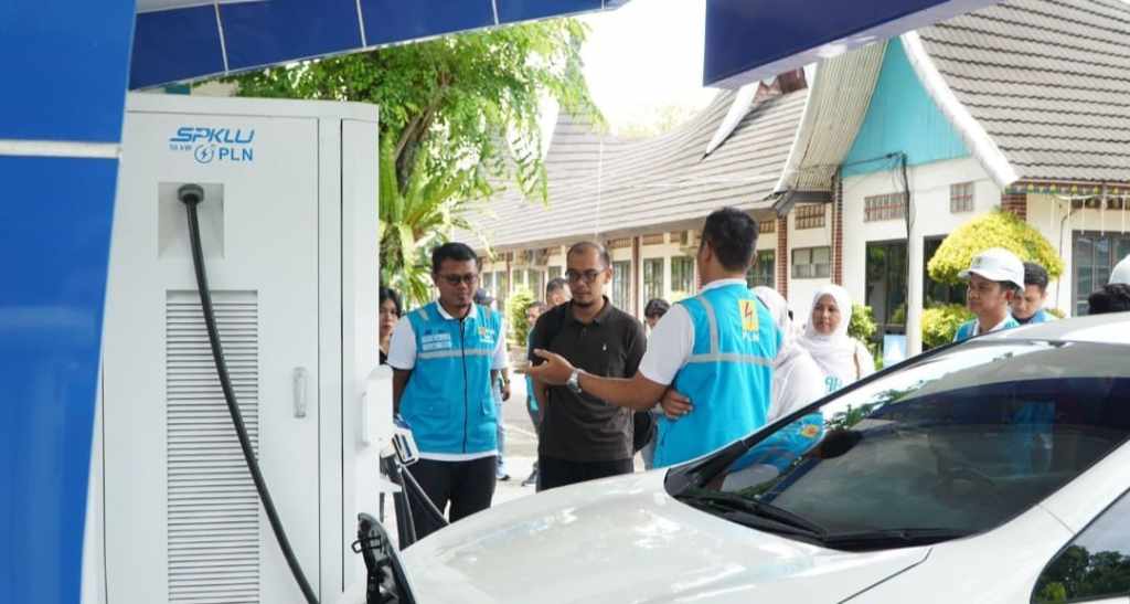 Arus Balik: Posko Mudik dan SPKLU PLN Dukung Kenyamanan Para Pemudik di&nbsp;Sumbar