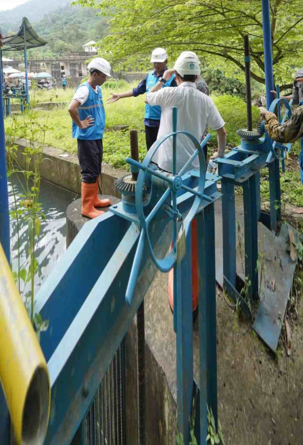 Dukung Pengembangan EBT Sumatera Barat, PLN Tinjau Pembangunan PLTMh&nbsp;Unand