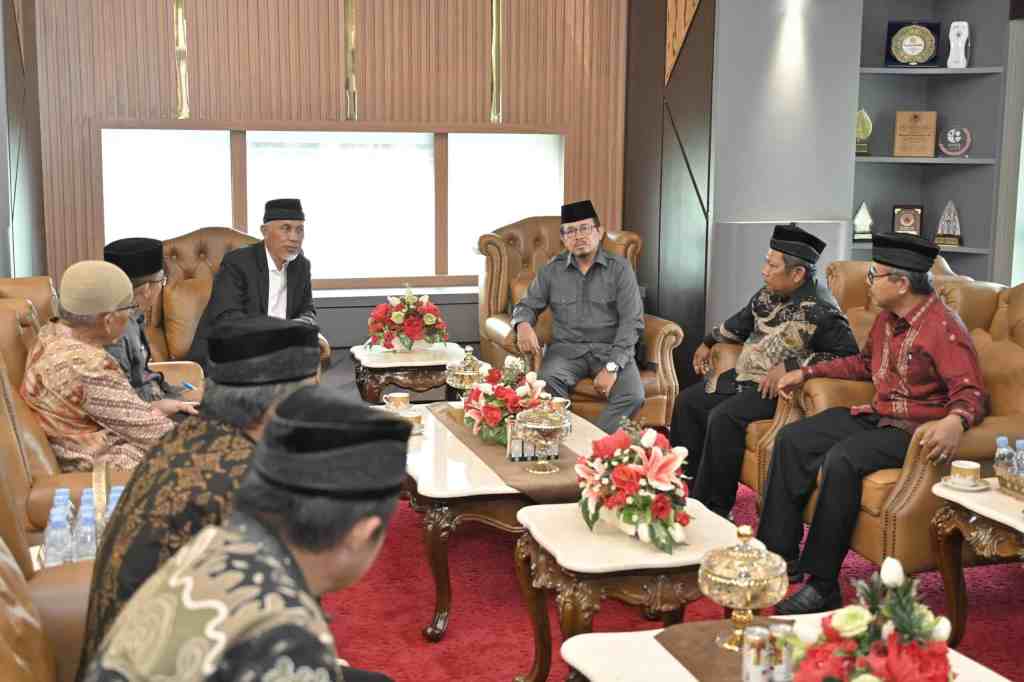 Mahyeldi Kaji Solusi Jalan Alternatif Jalan Padang-Bukittinggi