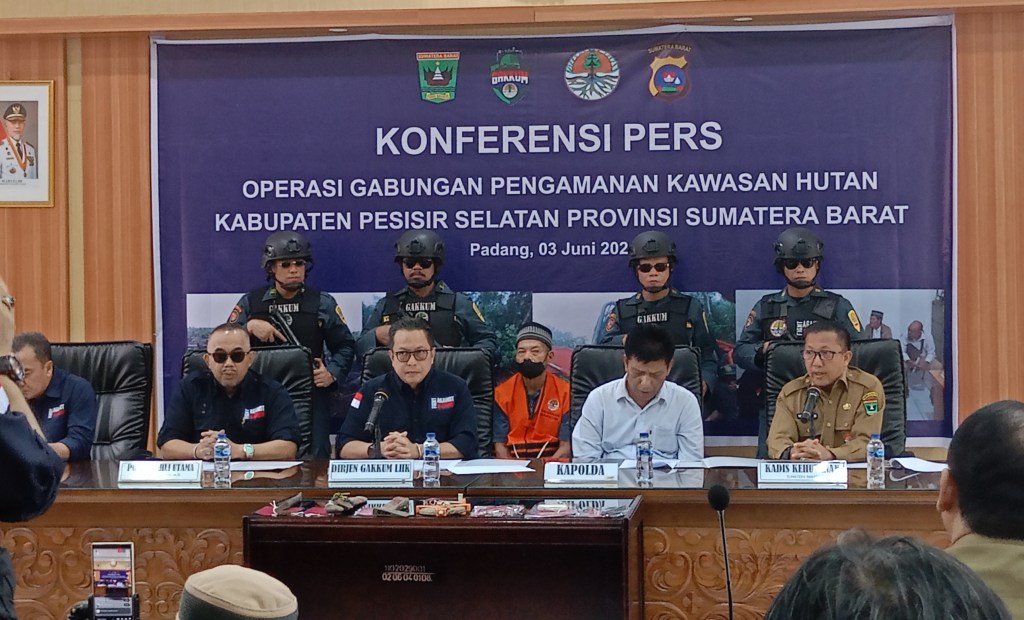 KLHK Tetapkan Tersangka Kasus Pengrusakan Hutan di Tapan&nbsp;Pessel