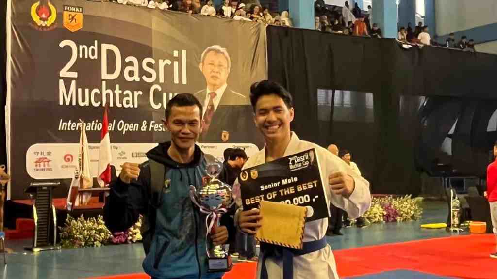 Dua Karateka Solok Sumbang 2 Medali di Ajang nd2 Dasril Mukhtar Internasional Karate championship&nbsp;Bandung