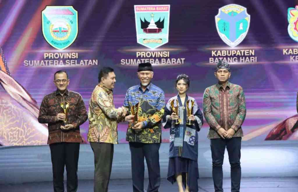 Mahyeldi Raih Penghargaan Nasional Pimpinan Daerah Award&nbsp;2024