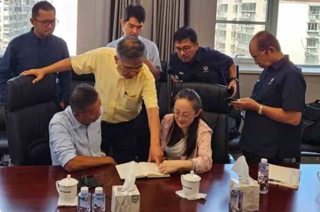 Catatan KJ ke China: Prof Deng Rongjuan Disimak Profesor Werry, Saya Pura-pura Paham&nbsp;Saja