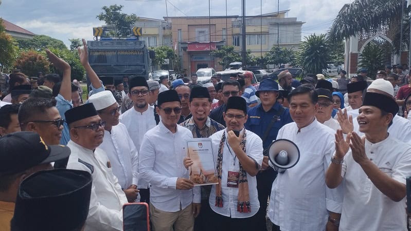 Berkas Diterima, Adi Gunawan dan Romi Siska Putra Resmi Ikut Pilkada&nbsp;Dharmasraya
